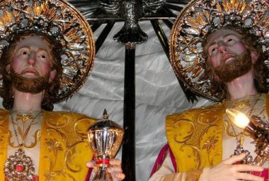 Tutti i medici attorno ai Santi Cosma e Damiano
