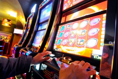 Sale giochi a 500 metri di distanza dalle scuole, la Regione condede una proroga