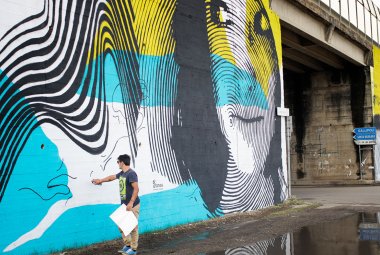 A Collemeto il grigio si riempie di colori