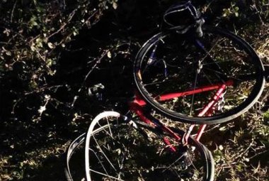 Ciclista urtato sulla Cursi-Melpignano, fugge l'investitore