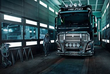 Stage dei ragazzi del “Laporta/Falcone-Borsellino” alla Volvo Trucks Galatina