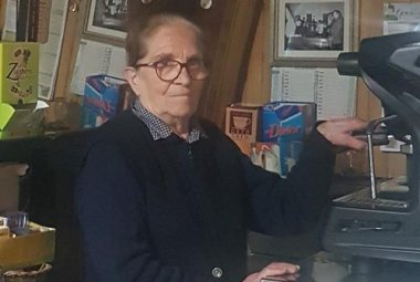 Chiude Bar Castello, una festa per "zia Lilli"