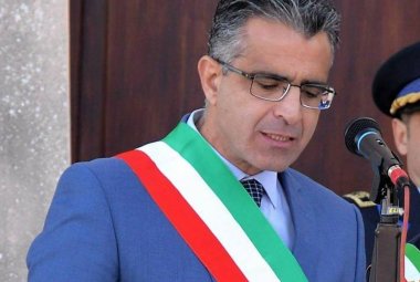"Non farò bonificare il Municipio"