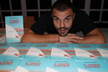 “Fidati ciecamente, una giornata con Daniele Cassioli” a partire da Galatina