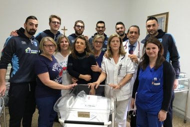 Efficienza Energia dona una culla a Pediatria