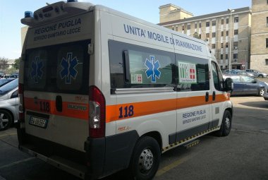 Fa un 'volo' di cinque metri precipitando da un balcone Dodicenne salva per miracolo