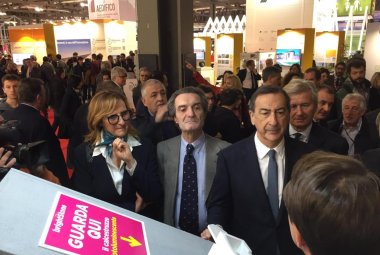 Come realizzare marciapiedi che emettono luce