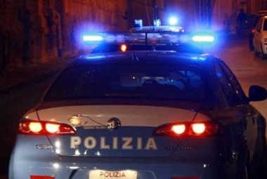 Si ferisce ad una mano rubando delle statuette di terracotta a Lecce, giovane galatinese agli arresti domiciliari