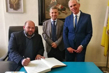 Il Libro d’Onore della Provincia, "un futuro di grandi presenze"