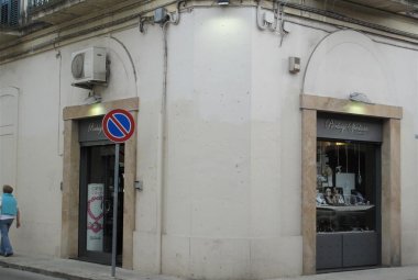 Rapina alla gioielleria Spedicato. Scattata la caccia all'uomo in tutta la provincia