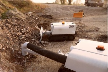 È arrivato Dumbo, il mini escavatore radiocomandato di Aqp