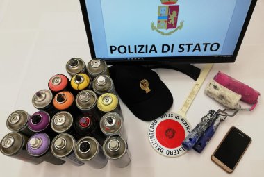 Imbrattavano i treni, denunciati due giovani
