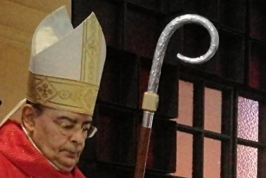 Malore per monsignor Donato Negro durante la veglia di Pentecoste