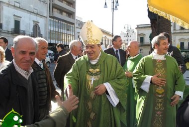 Monsignor Donato Negro sta bene ed è stato dimesso