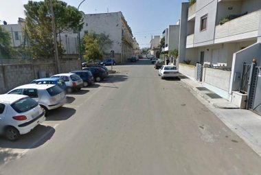 "Quel parcheggio libero in via Latina ci porta solo danni"