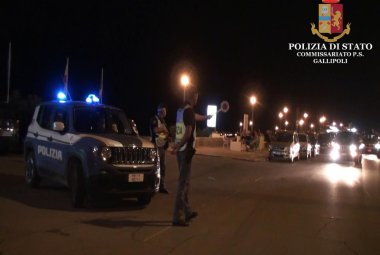 Controlli straordinari della Polizia stradale alla Baia Verde. Centoquaranta gli interventi del 118 in tutta la provincia