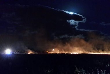Incendio nei terreni accanto all'Ipsia