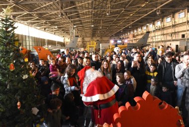 Il “Cuore con le Ali” del 61° Stormo porta una ludocarrozzina al reparto di Pediatria dell'ospedale di Galatina
