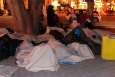 "In mezzo ad una strada grazie al decreto sicurezza"