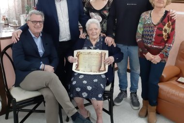 Gli auguri del Sindaco per i 100 anni di Maria Antonietta Leone