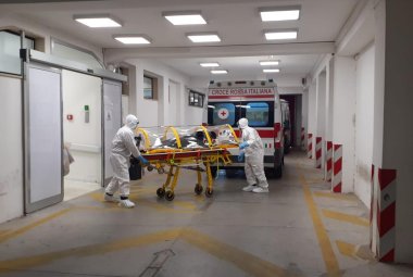 “Il virus non ha gambe, gliele forniamo noi con i nostri spostamenti”