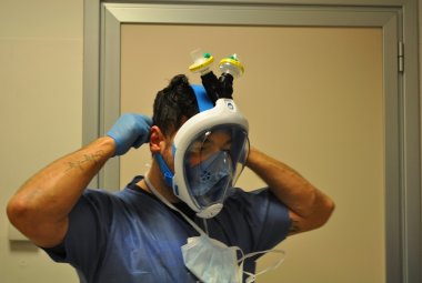 L'Aeronautica Militare trasforma maschere da snorkeling in dispositivi medici