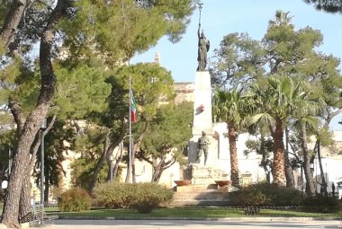 "Con tenacia, con spirito di sacrificio e senso di appartenenza alla comunità nazionale, l’Italia ha superato ostacoli che sembravano insormontabili"