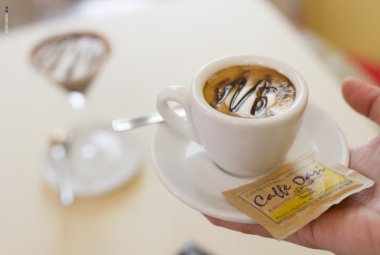 Una giornata stupenda con il profumo del caffè