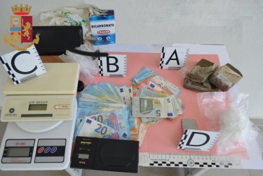 La Polizia di Galatina arresta presunta spacciatrice di Cutrofiano