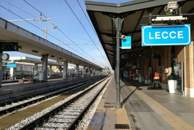 Chi rientra in Puglia per soggiornarvi continuativamente deve comunicarlo immediatamente al proprio medico e rimanere in quarantena fiduciaria per 14 giorni