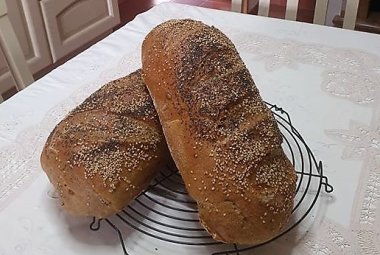 'Pane integrale con semi di sesamo e di papavero'. La ricetta di Gino Rossetti