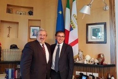 "La Puglia non consentirà aperture in contrasto con le disposizioni nazionali in materia di sicurezza sui luoghi di lavoro”