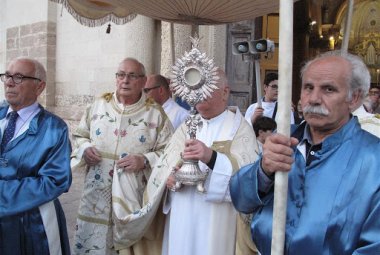 Corpus Domini senza processione ma adorazione dell'Eucaristia in ogni chiesa di Galatina
