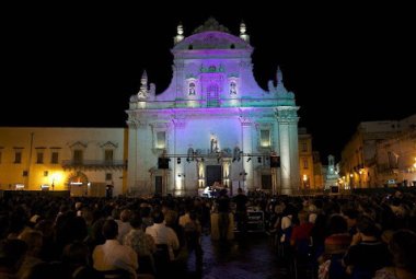 Dal 15 Giugno riapriranno Terme, Cinema, Teatri e Circoli culturali e sarà possibile tenere Fiere e Congressi. Tutte le regole della Regione Puglia