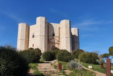 Riapre Castel del Monte