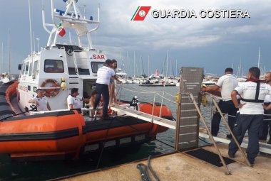 Mare in condizioni proibitive, la Guardia Costiera mette in salvo numerosi diportisti