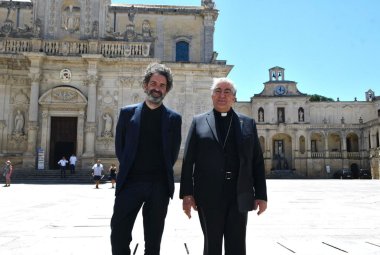 Cominciano gli allestimenti in Piazza Duomo per la DiorCruise2021