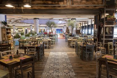 Calano pranzi e cene al ristorante e l'agricoltura va in crisi