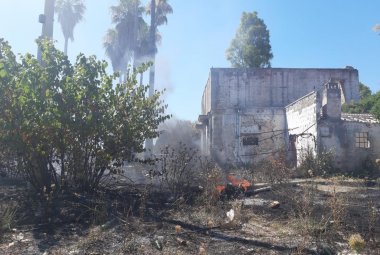 Di nuovo fiamme e fumo intorno alla via di Noha