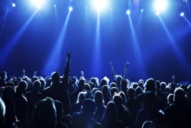 In Puglia obbligo della mascherina in discoteche, sale da ballo e locali assimilati anche all'aperto