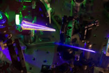 Un nuovo sistema per generare flash luminosi ultrarapidi 