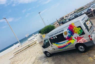 A disposizione della nonnina e di chi ne abbia bisogno il taxi sociale del territorio