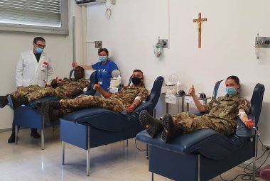 Donate al Fazzi 70 sacche di sangue dai militari del 15° Reggimento Cavalleggeri di Lodi 