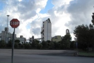 Colacem. Dal camino solo polvere di calcare