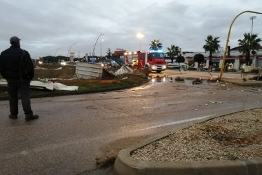 Violenta tromba d'aria si abbatte sulla zona industriale Galatina-Soleto. Danni ingenti