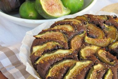 Torta ai fichi con farina di carruba