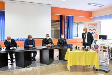 Dalla base aerea di Galatina un ecografo per la sala parto del Fazzi ed apparecchiature mediche per il 118 di Asl Lecce