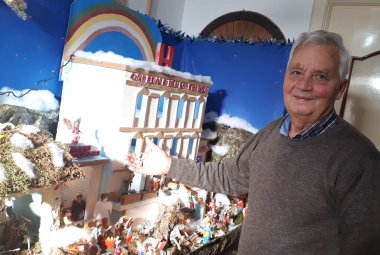 "Credo che Gesù Bambino nasca proprio nei luoghi in cui c’è la sofferenza più vera e profonda". Il presepe di Gerardo Aprile al tempo del coronavirus