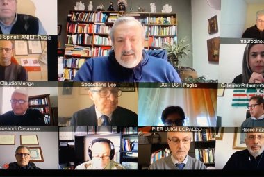 COVID-19. In Puglia 950 nuovi positivi, 87 nel Salento. I sindacati all'unanimità chiedono ad Emiliano il rinvio della riapertura delle scuole