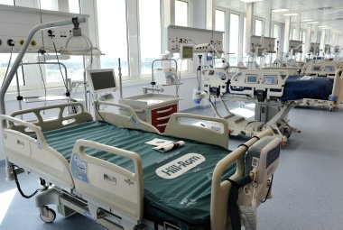 Sedici nuovi posti di terapia intensiva al DEA del 'Fazzi' e zero (nonostante gli impegni) al 'Santa Caterina Novella' 